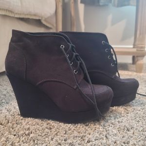 Black Wedges, Size 8.